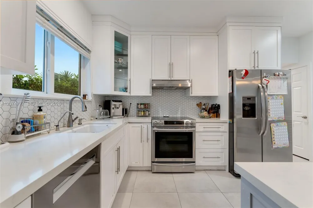 3068 Shipping Avenue Coconut Grove, FL 33133