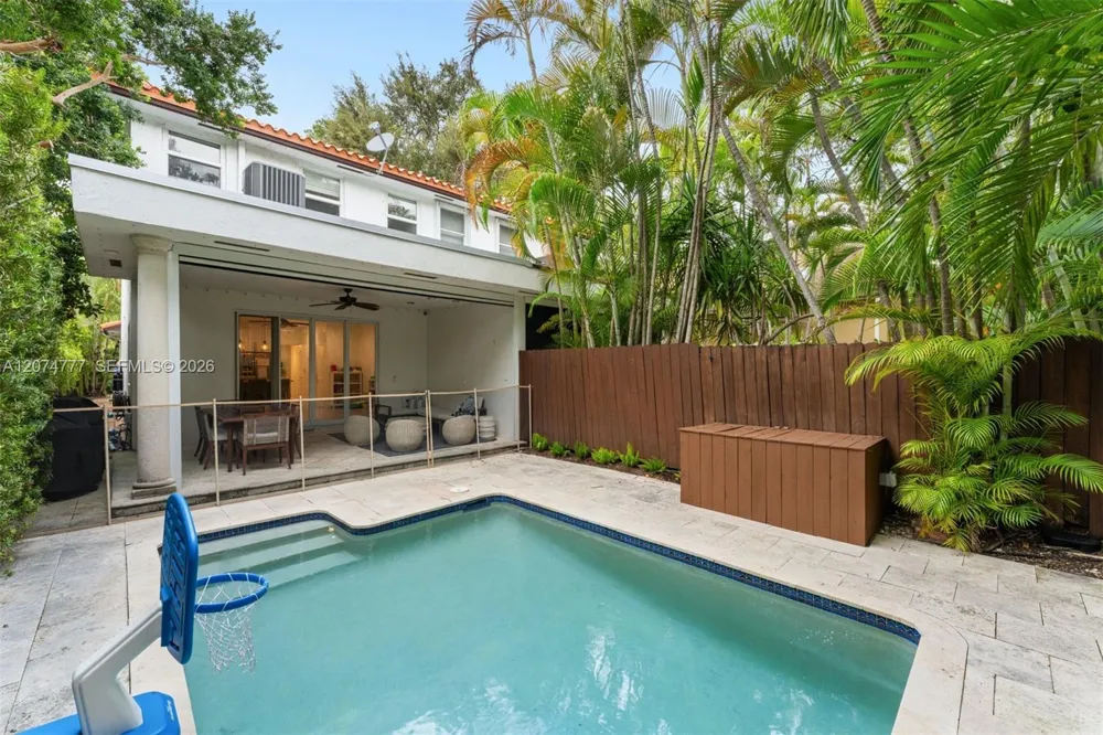 3068 Shipping Avenue Coconut Grove, FL 33133