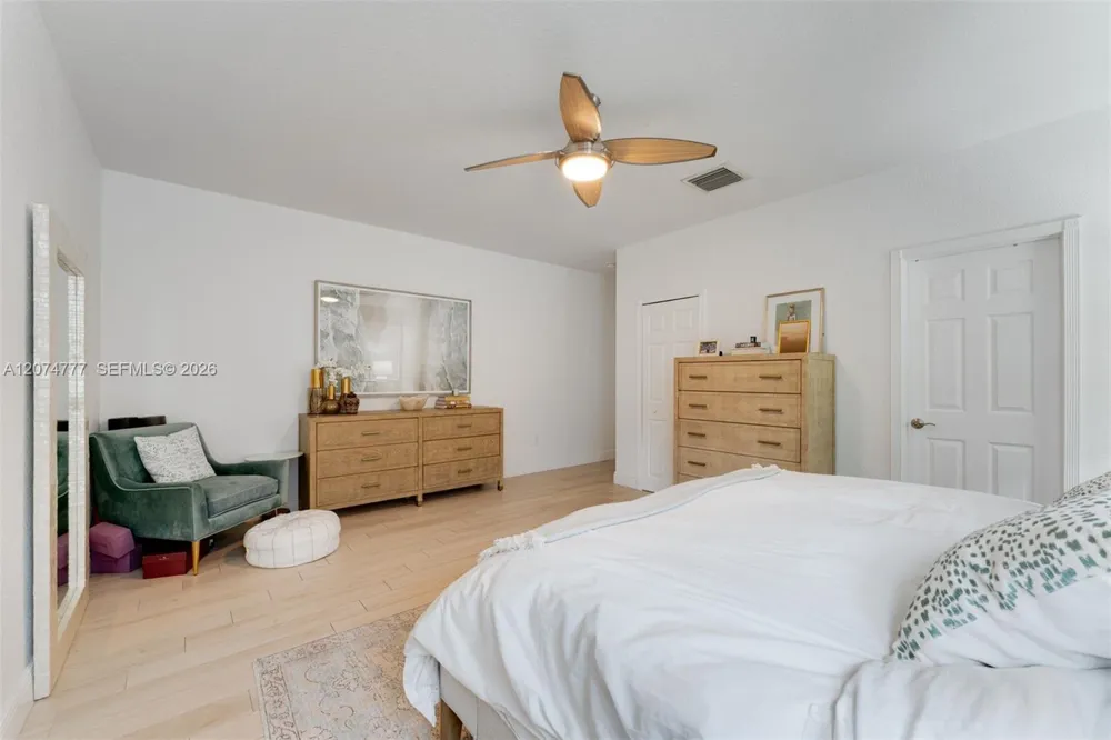 3068 Shipping Avenue Coconut Grove, FL 33133
