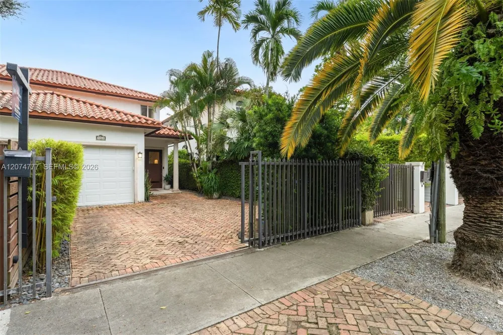 3068 Shipping Avenue Coconut Grove, FL 33133