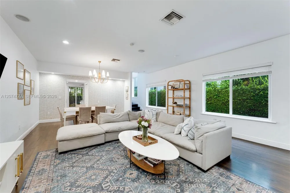 3068 Shipping Avenue Coconut Grove, FL 33133