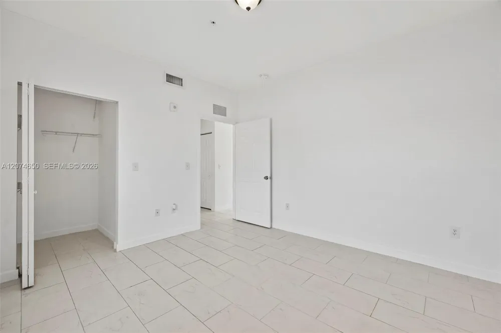 405 E 7th St #203 Hialeah, FL 33010