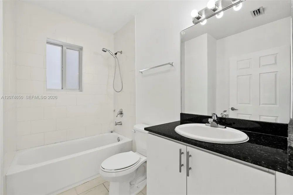 405 E 7th St #203 Hialeah, FL 33010