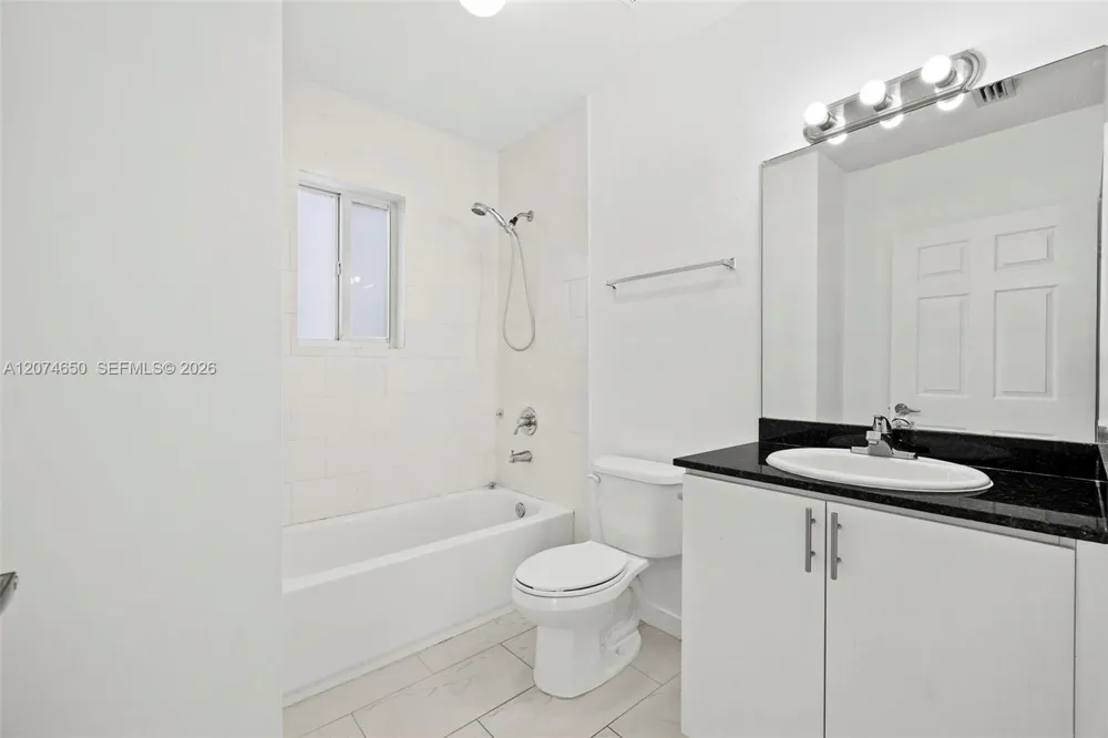 405 E 7th St #203 Hialeah, FL 33010