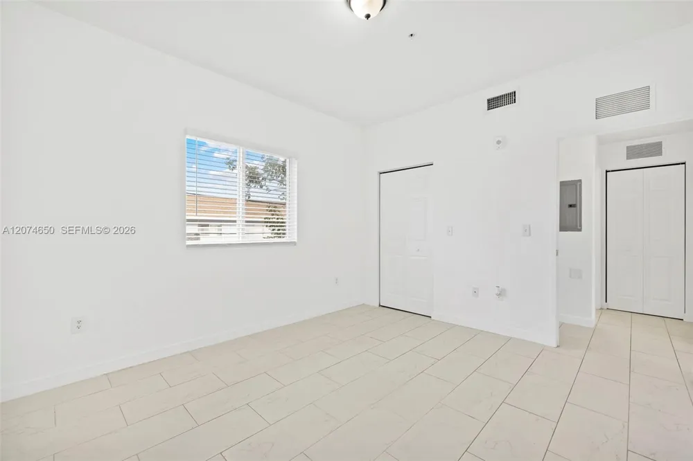 405 E 7th St #203 Hialeah, FL 33010