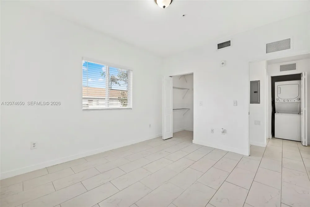 405 E 7th St #203 Hialeah, FL 33010