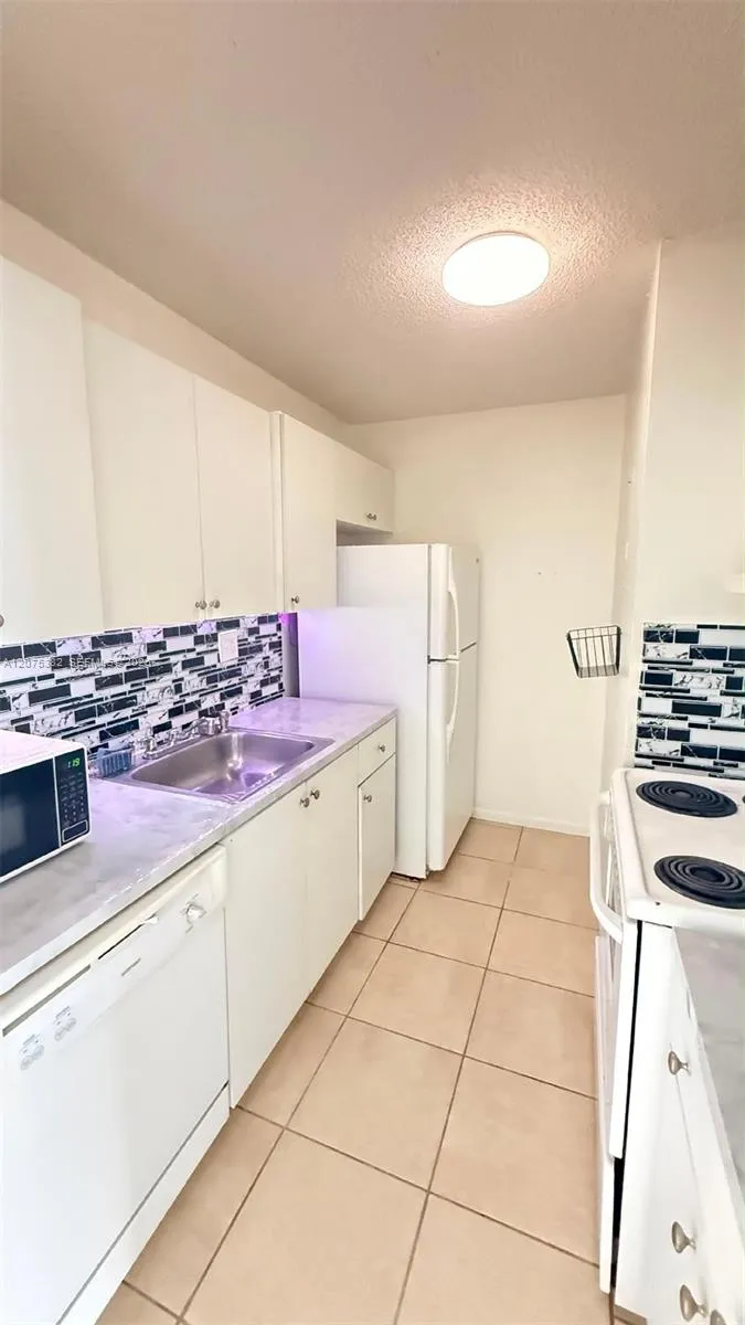 7411 SW 152nd Ave #6-207 Miami, FL 33193