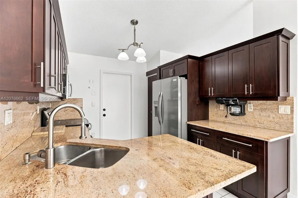 19181 NW 89th Ave Hialeah, FL 33018