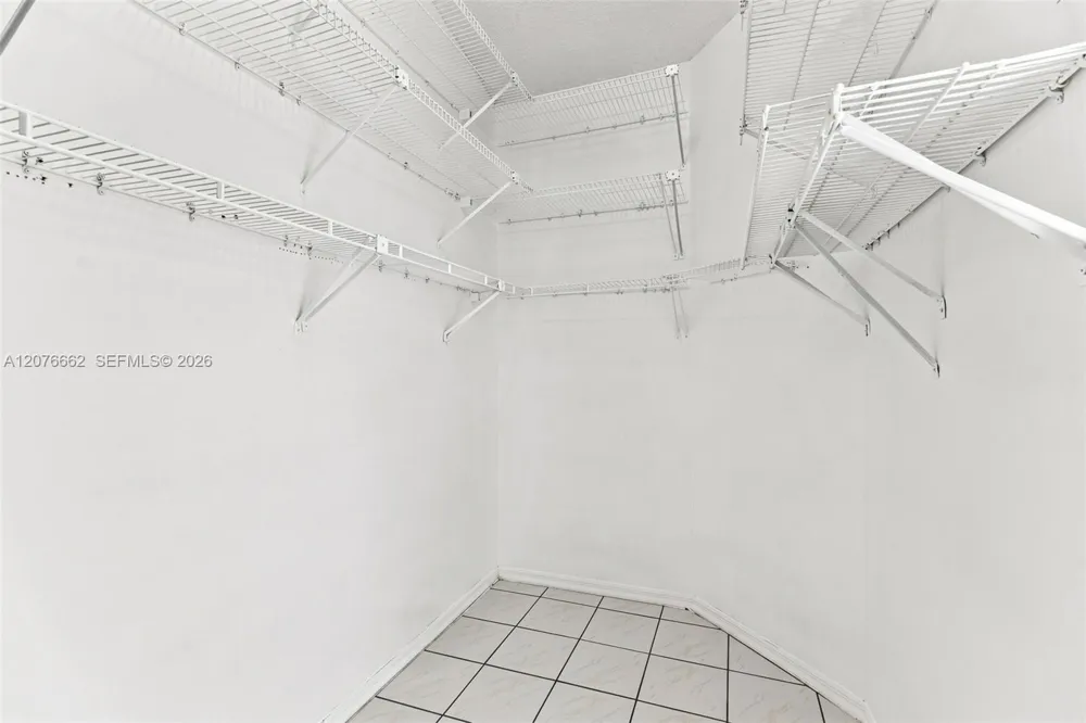 19181 NW 89th Ave Hialeah, FL 33018