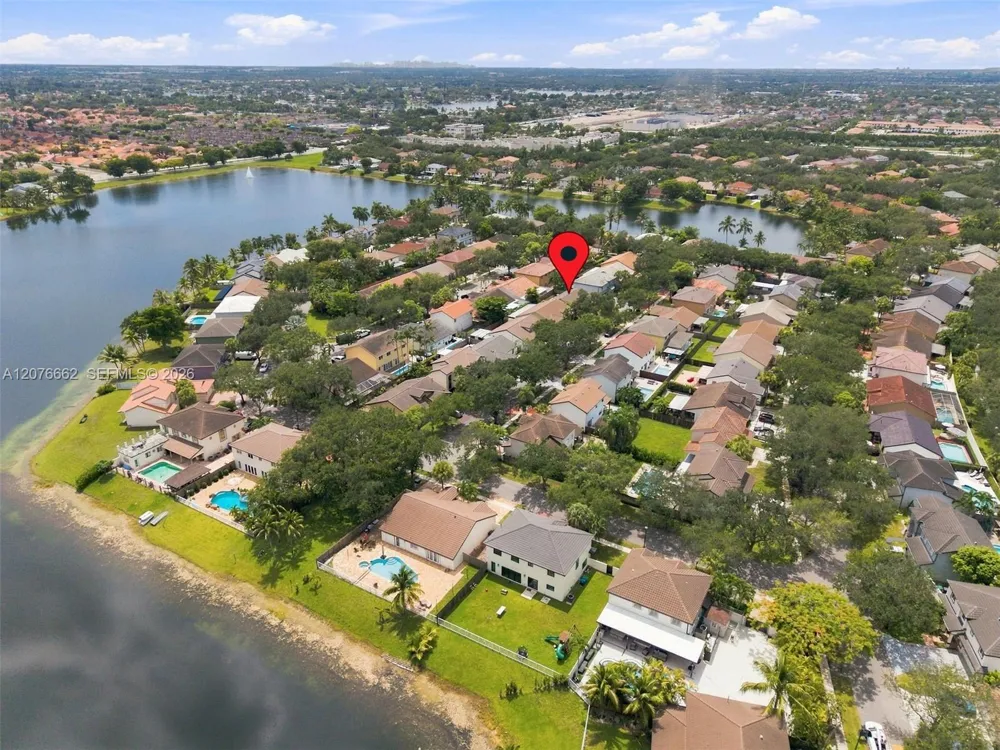 19181 NW 89th Ave Hialeah, FL 33018