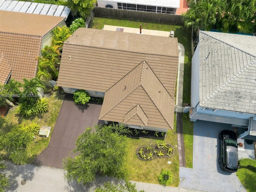 19181 NW 89th Ave Hialeah, FL 33018