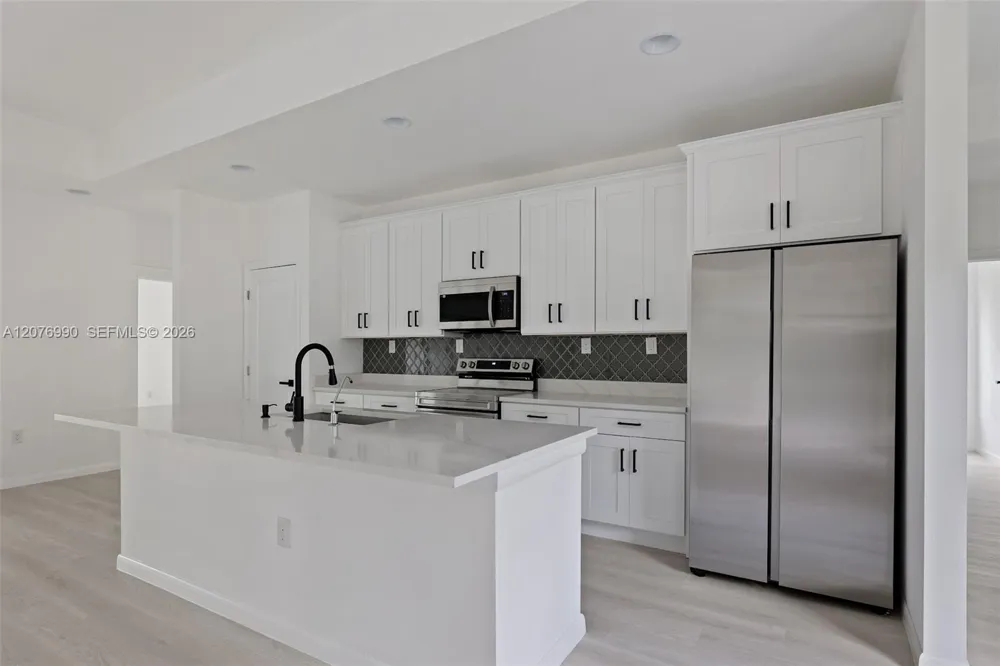746 HARRIET AVE Palm Bay, FL 32908