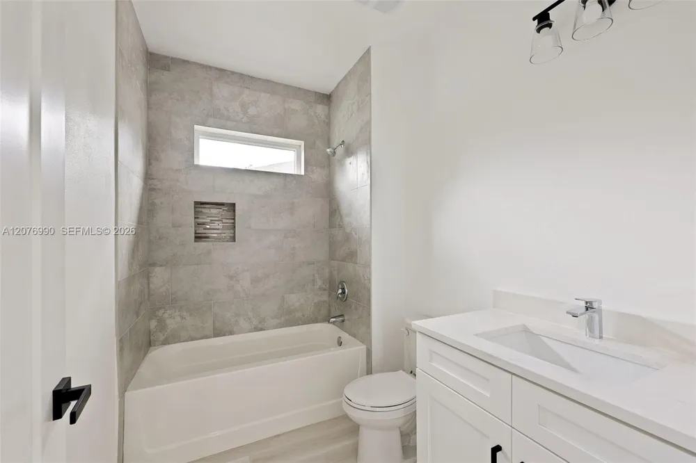 746 HARRIET AVE Palm Bay, FL 32908
