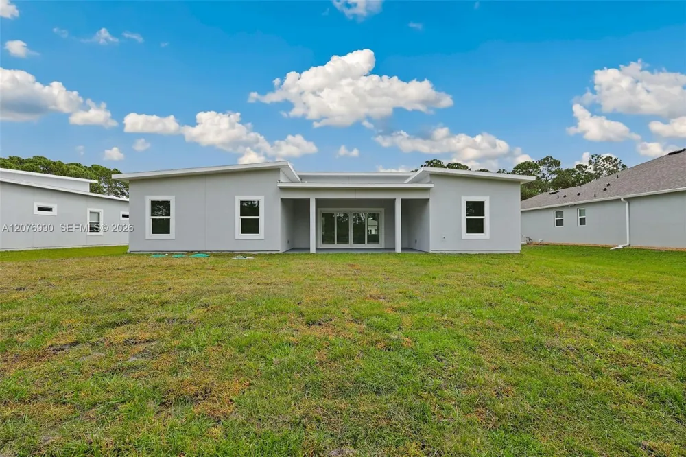 746 HARRIET AVE Palm Bay, FL 32908
