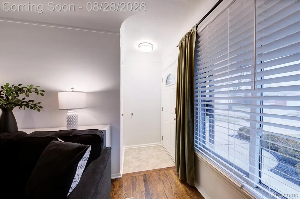 31139 Roycroft Street Livonia City, MI 48154