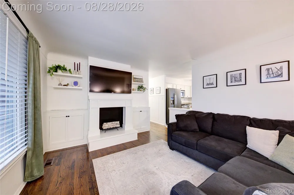 31139 Roycroft Street Livonia City, MI 48154