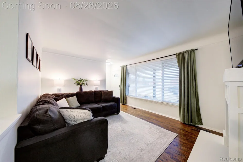 31139 Roycroft Street Livonia City, MI 48154
