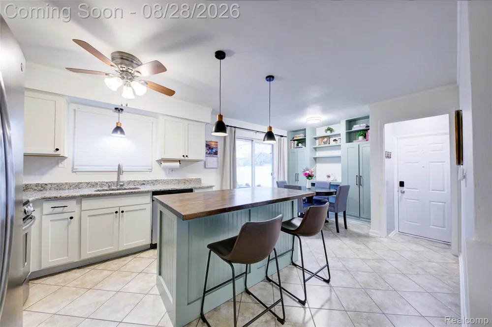 31139 Roycroft Street Livonia City, MI 48154