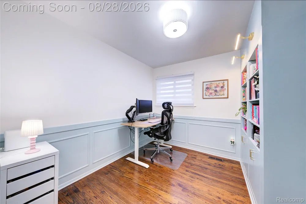 31139 Roycroft Street Livonia City, MI 48154