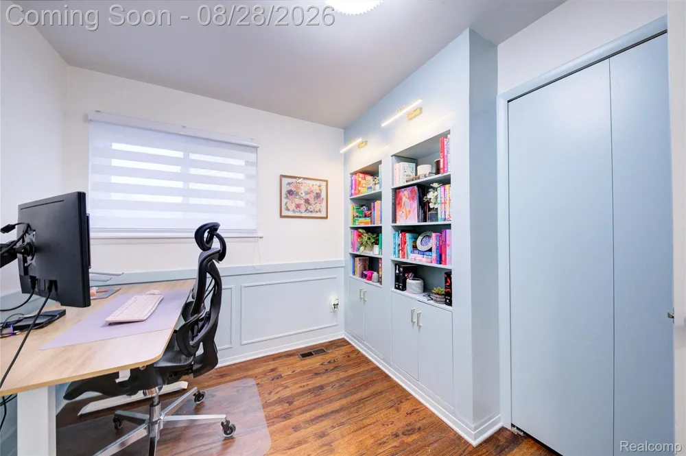 31139 Roycroft Street Livonia City, MI 48154
