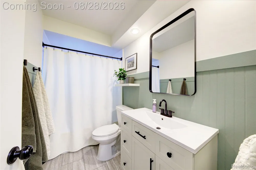 31139 Roycroft Street Livonia City, MI 48154