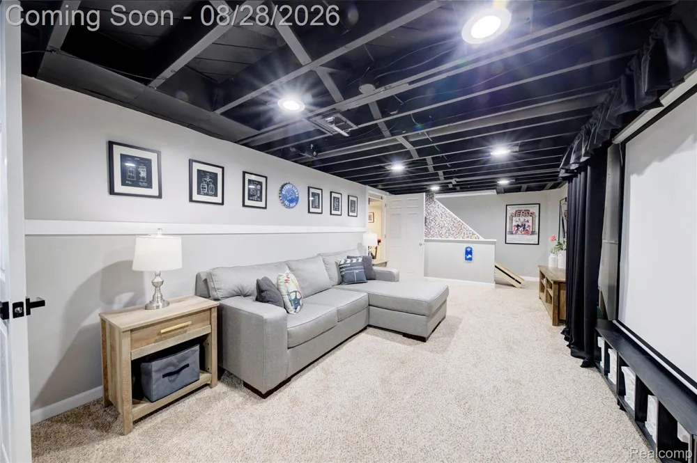 31139 Roycroft Street Livonia City, MI 48154