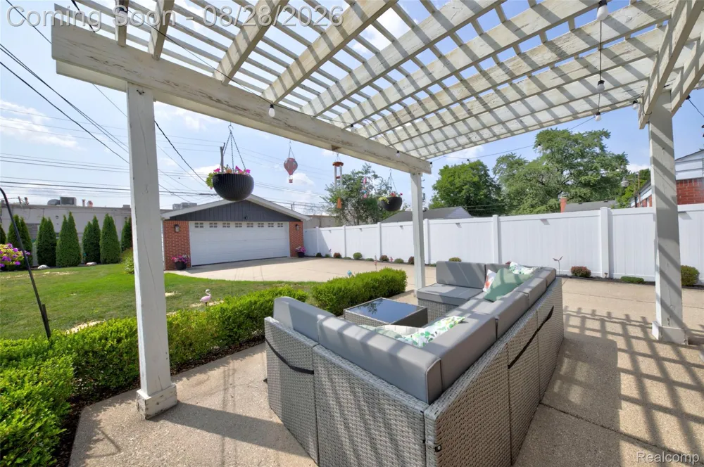 31139 Roycroft Street Livonia City, MI 48154