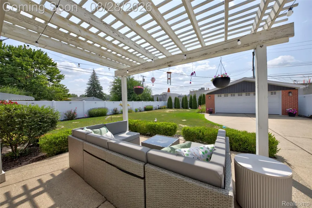 31139 Roycroft Street Livonia City, MI 48154
