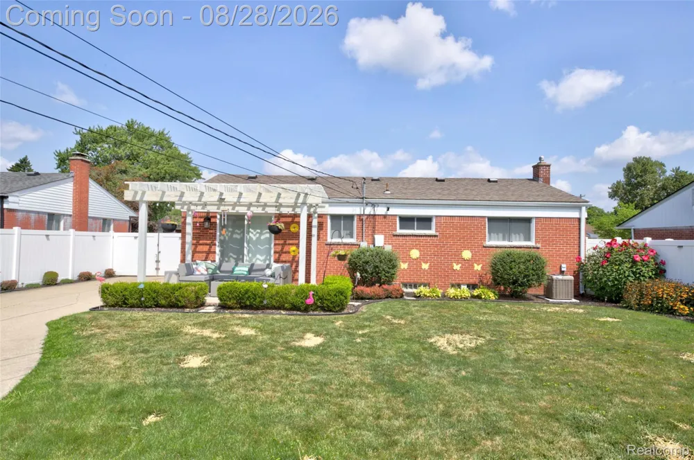 31139 Roycroft Street Livonia City, MI 48154