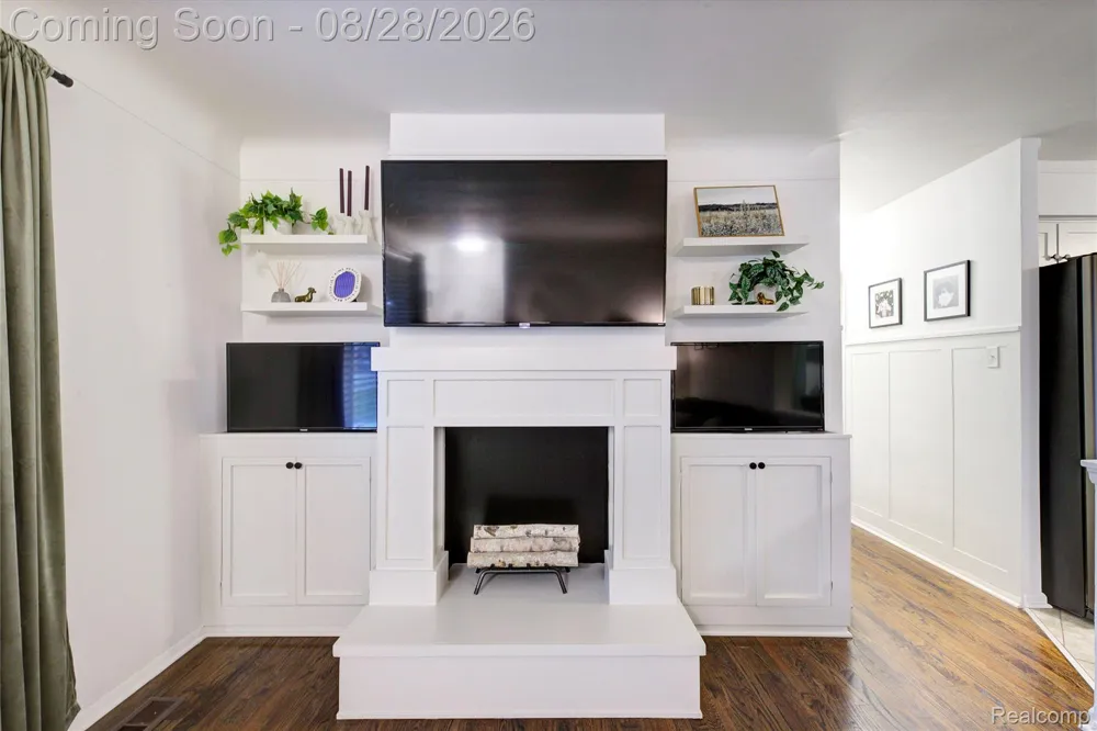 31139 Roycroft Street Livonia City, MI 48154