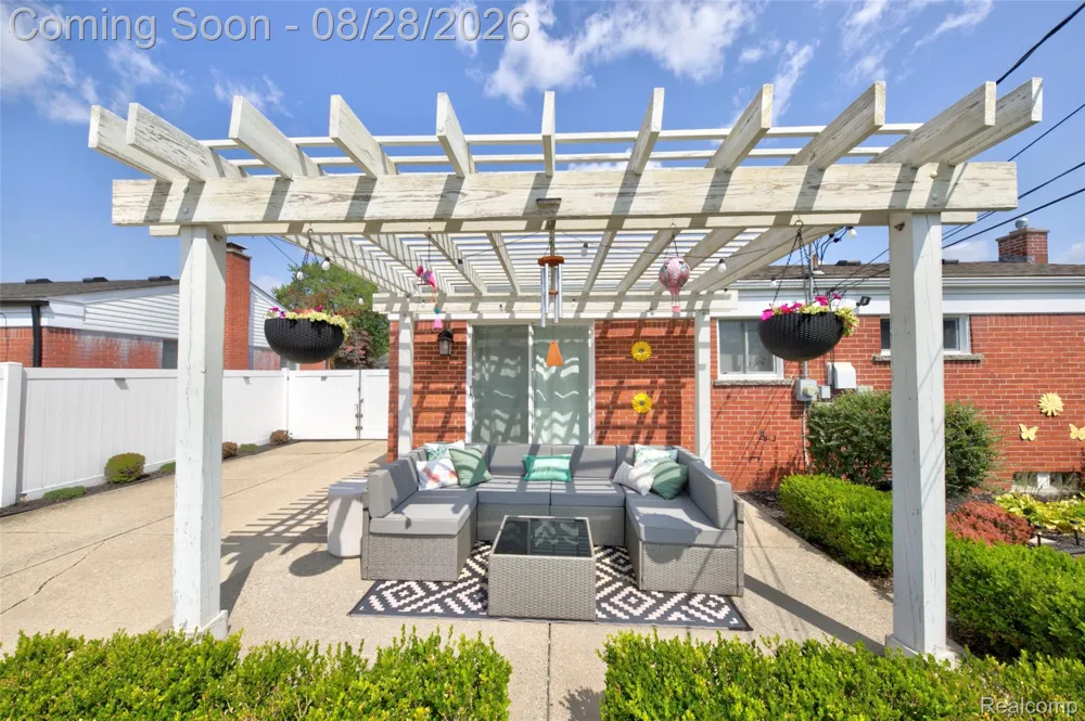 31139 Roycroft Street Livonia City, MI 48154