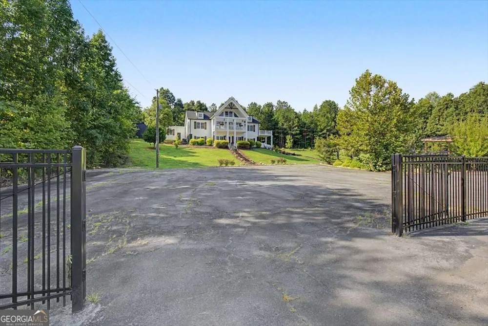 250 Crowe Springs RD NW Cartersville, GA 30121