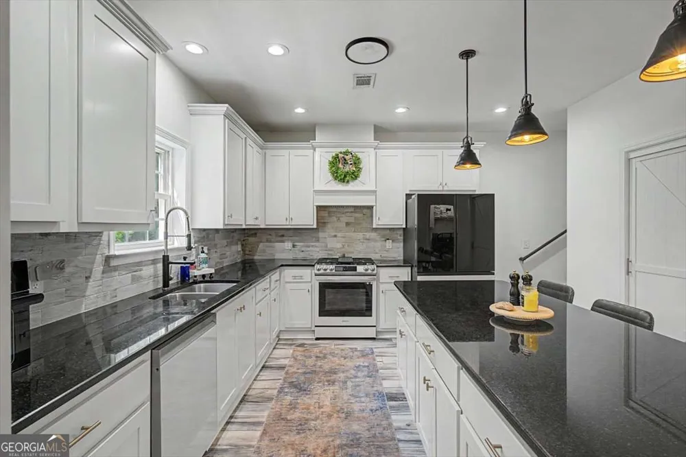 250 Crowe Springs RD NW Cartersville, GA 30121