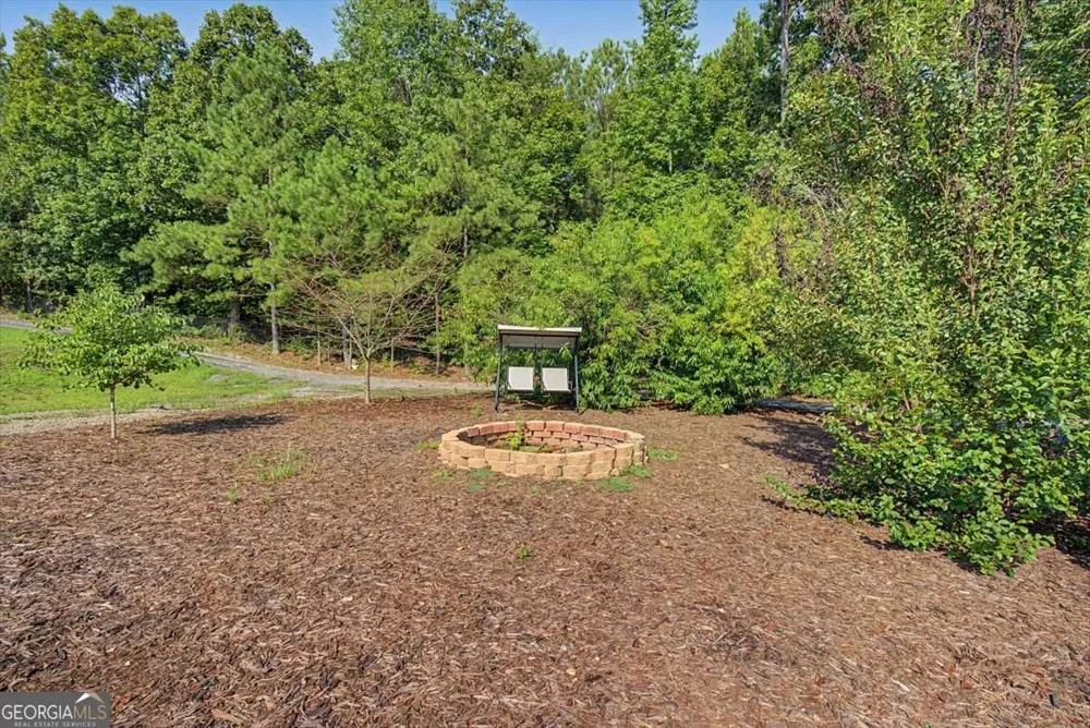 250 Crowe Springs RD NW Cartersville, GA 30121