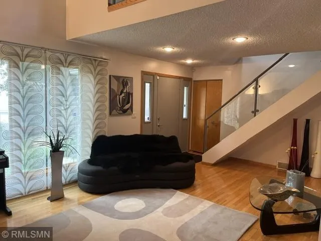 3493 Pilgrim Lane Plymouth, MN 55441