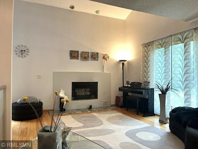 3493 Pilgrim Lane Plymouth, MN 55441