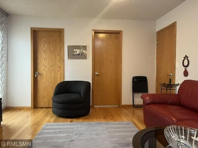 3493 Pilgrim Lane Plymouth, MN 55441