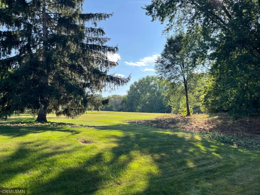 3493 Pilgrim Lane Plymouth, MN 55441