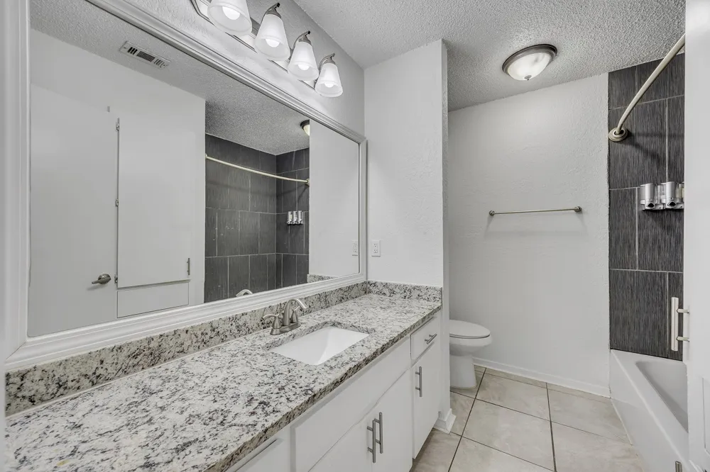 1008 Milford Way #B Austin, TX 78745