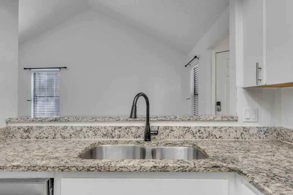 1008 Milford Way #B Austin, TX 78745