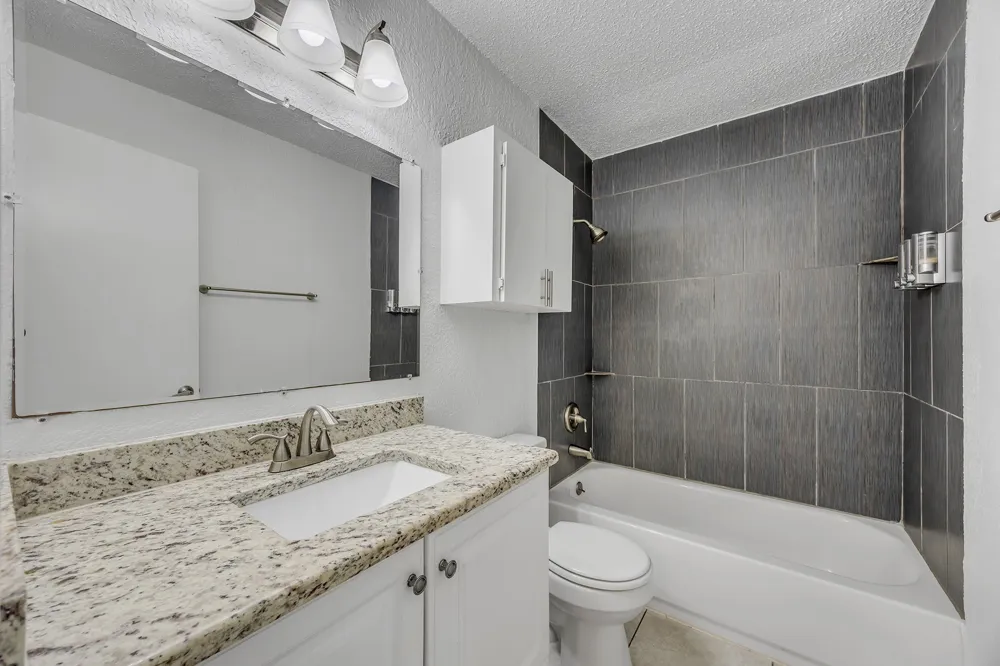 1008 Milford Way #B Austin, TX 78745