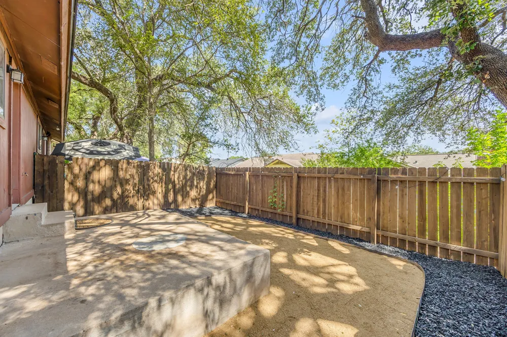 1008 Milford Way #B Austin, TX 78745