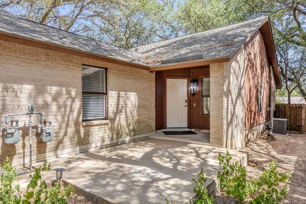 1008 Milford Way #B Austin, TX 78745