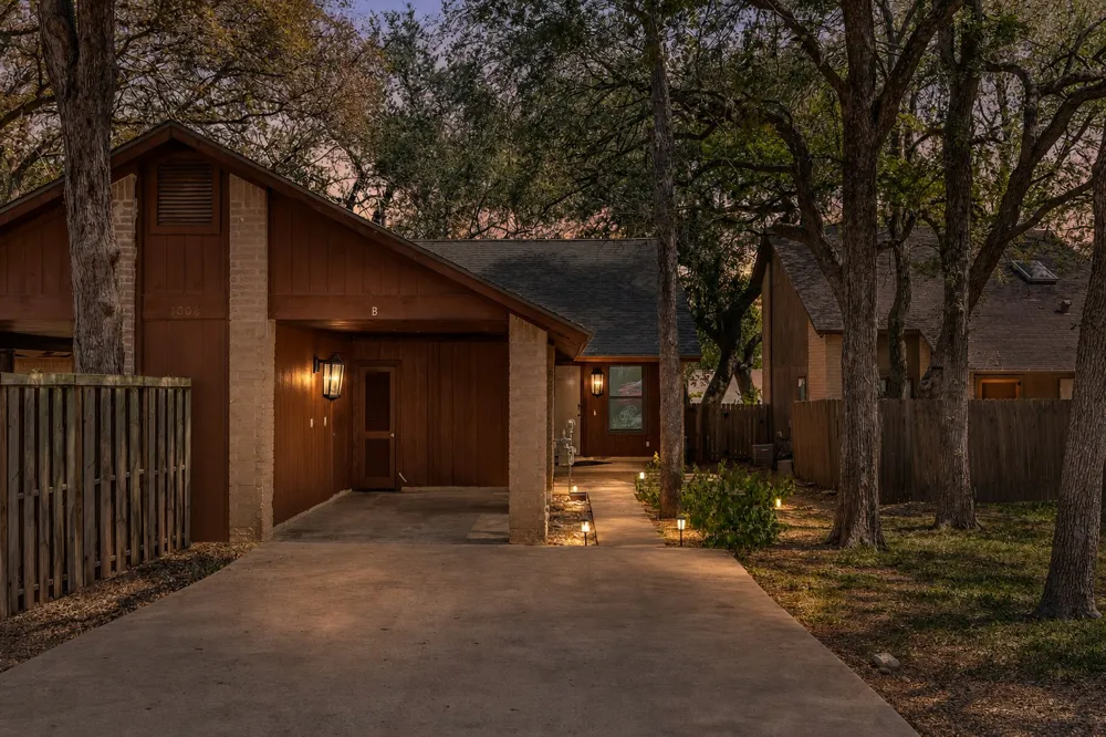 1008 Milford Way #B Austin, TX 78745