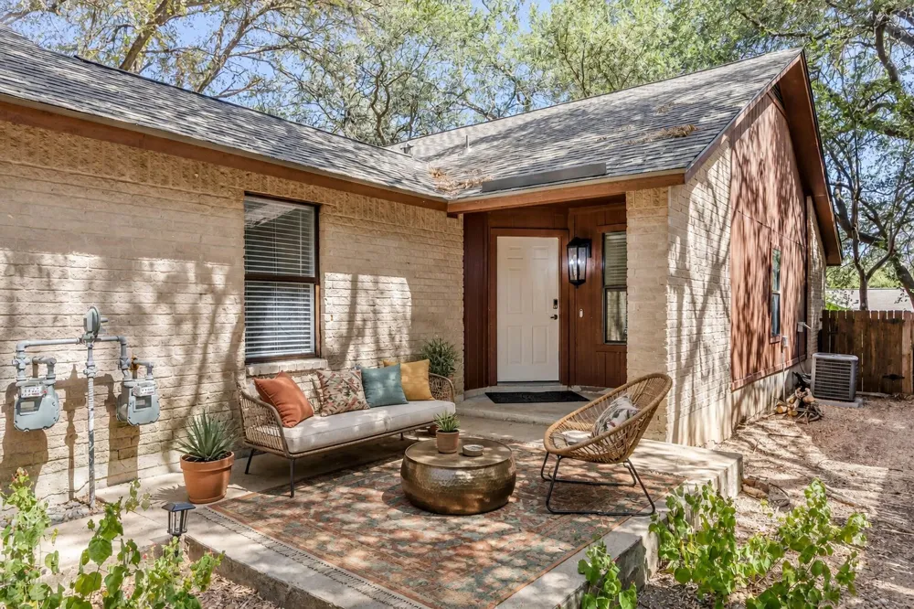 1008 Milford Way #B Austin, TX 78745