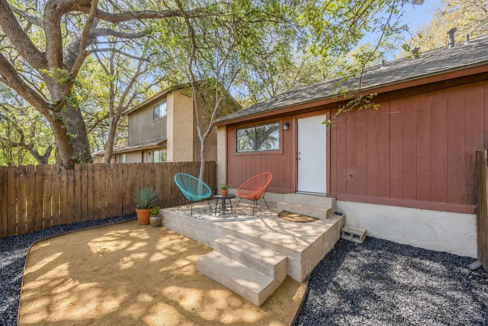1008 Milford Way #B Austin, TX 78745