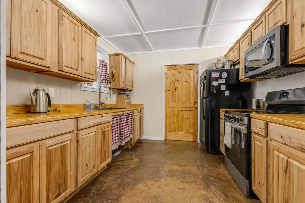 127 Mohican Quitman, TX 75783