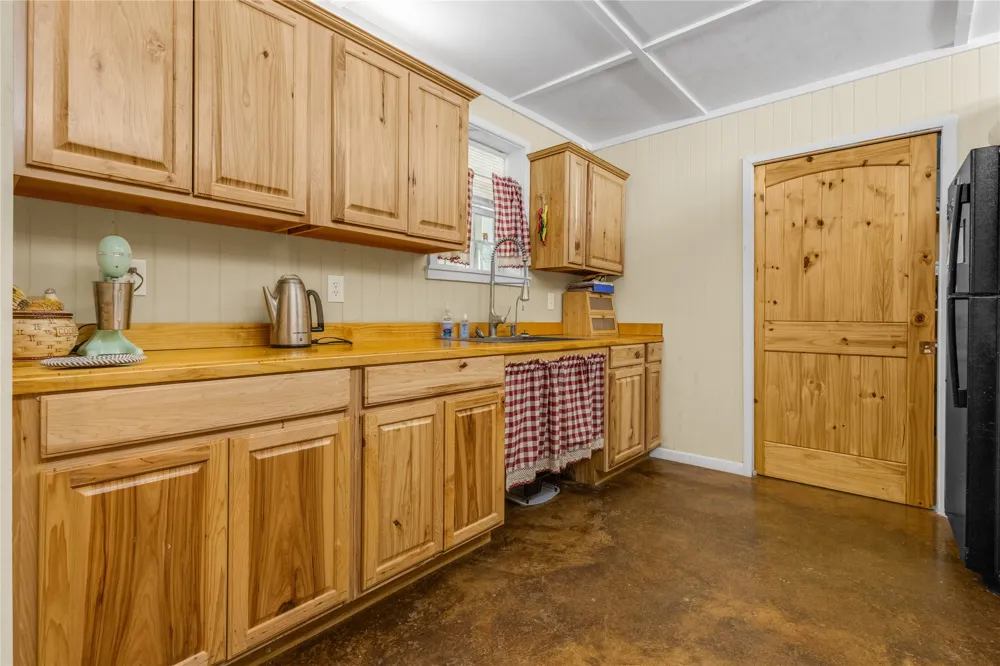 127 Mohican Quitman, TX 75783