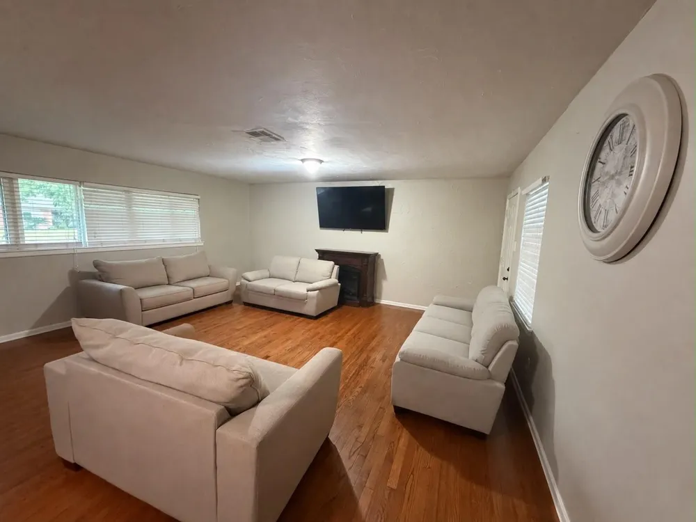 1847 Pasadena Boulevard Pasadena, TX 77502