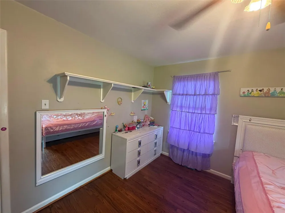 1847 Pasadena Boulevard Pasadena, TX 77502